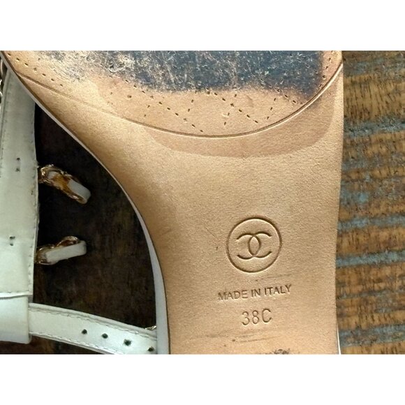 Chanel White Leather Gold CC Quilted T-Strap Sandals Block Heel 38C 8 Italy 2000 - Picture 14 of 14